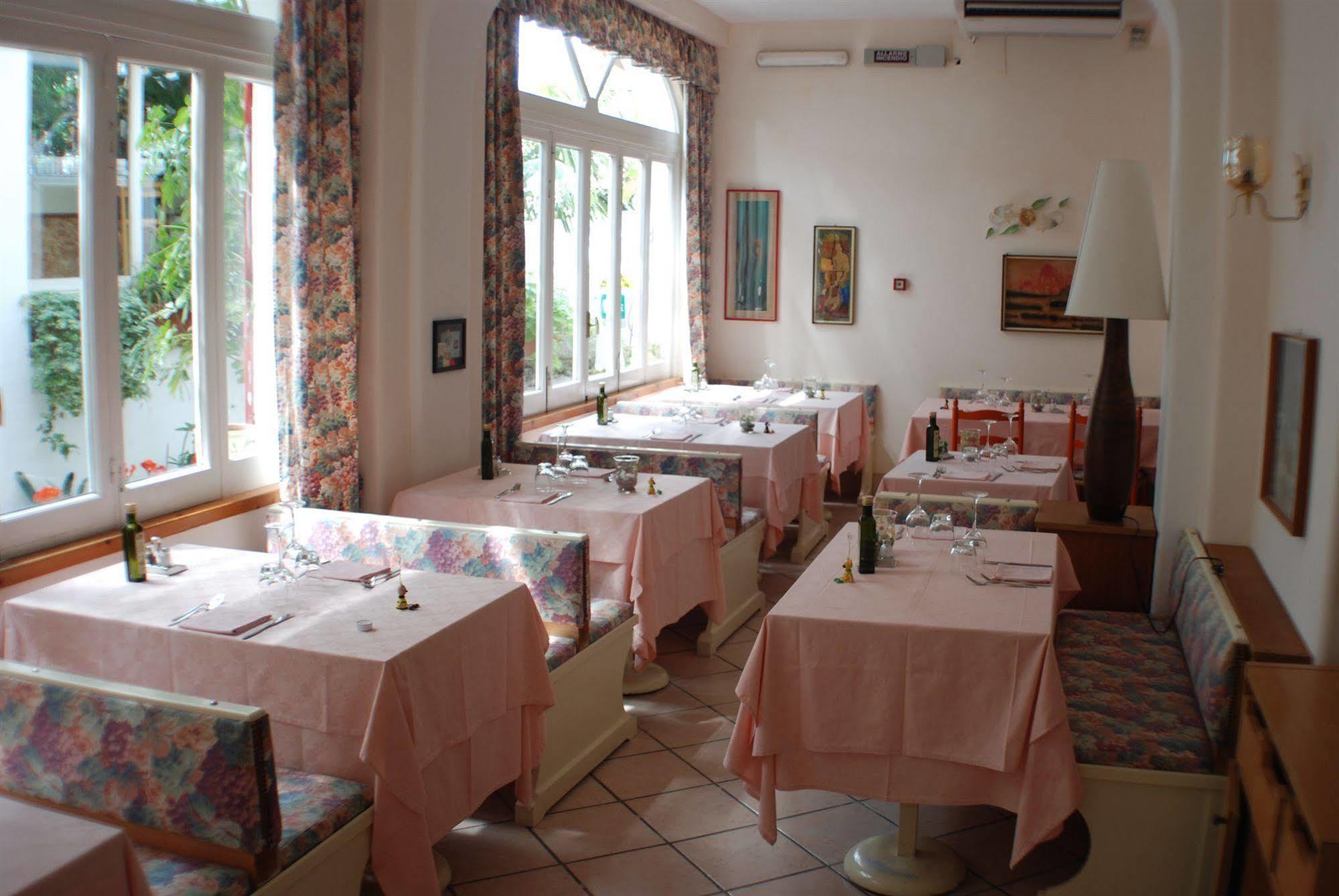 Hotel La Palma Sant'Angelo  Exteriör bild