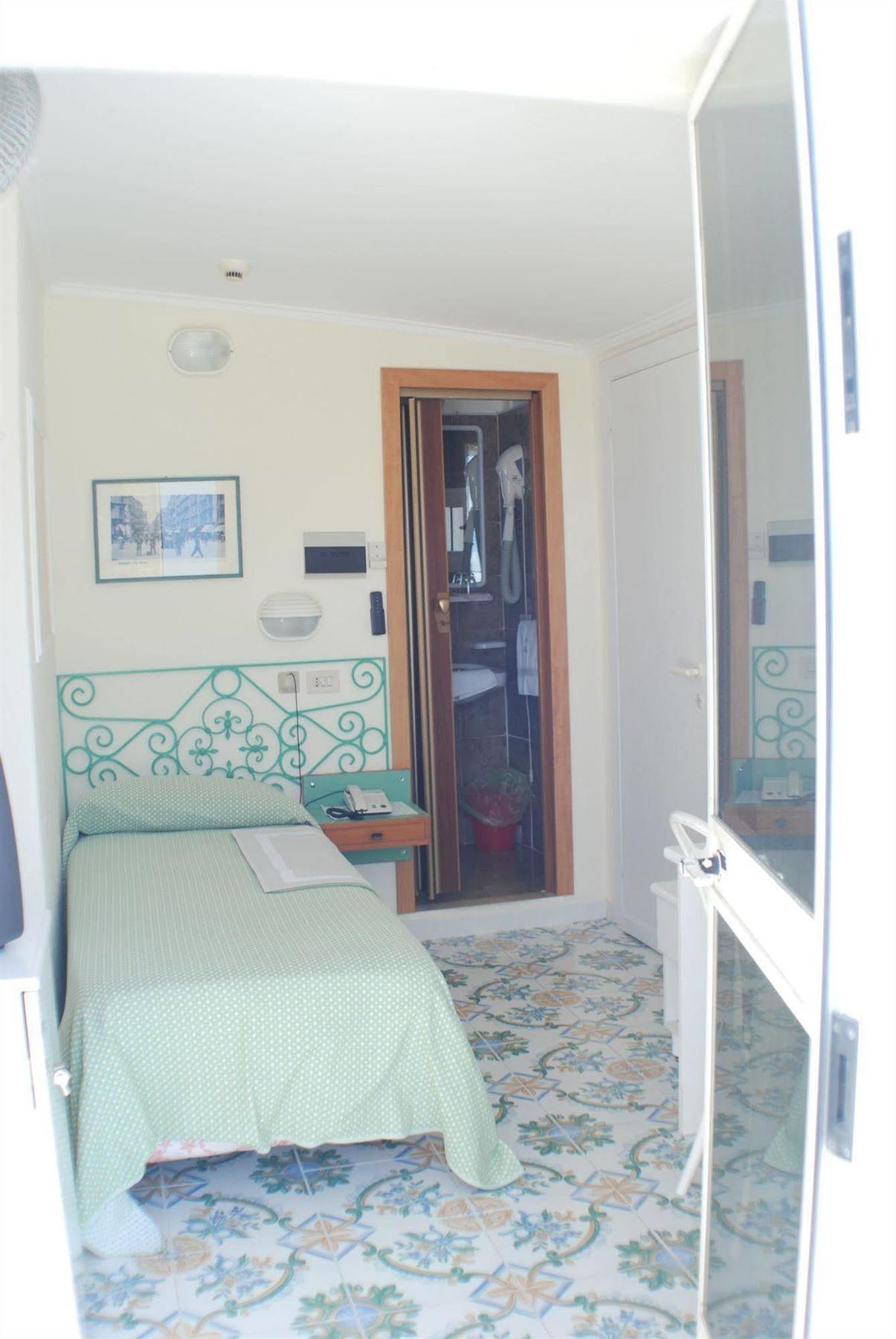 Hotel La Palma Sant'Angelo  Exteriör bild