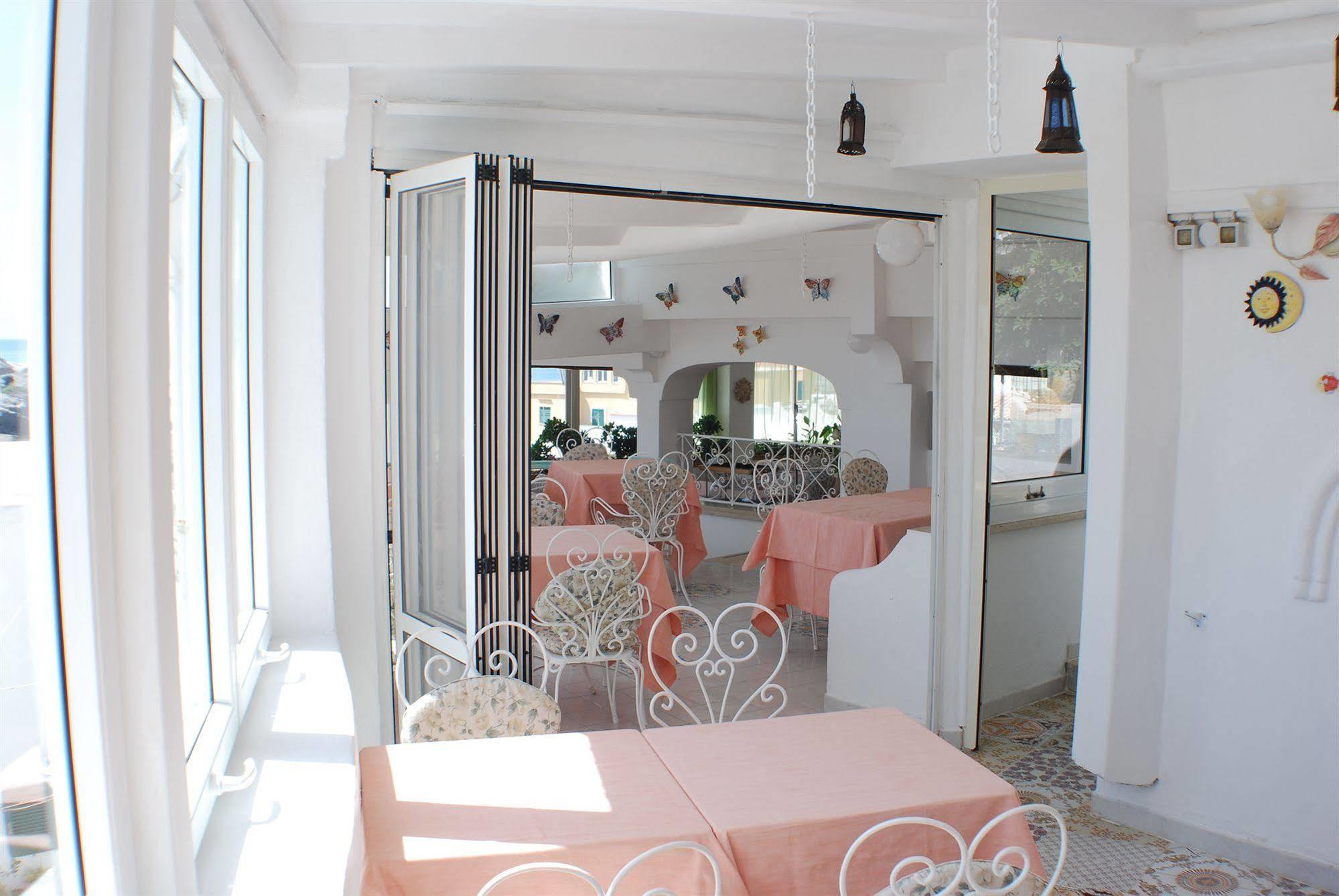 Hotel La Palma Sant'Angelo  Exteriör bild